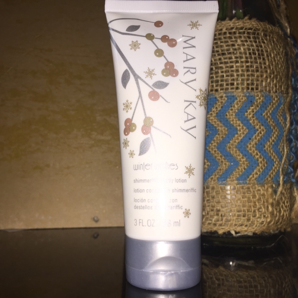 🌈Mary Kay shimmering winter wishes body lotion
